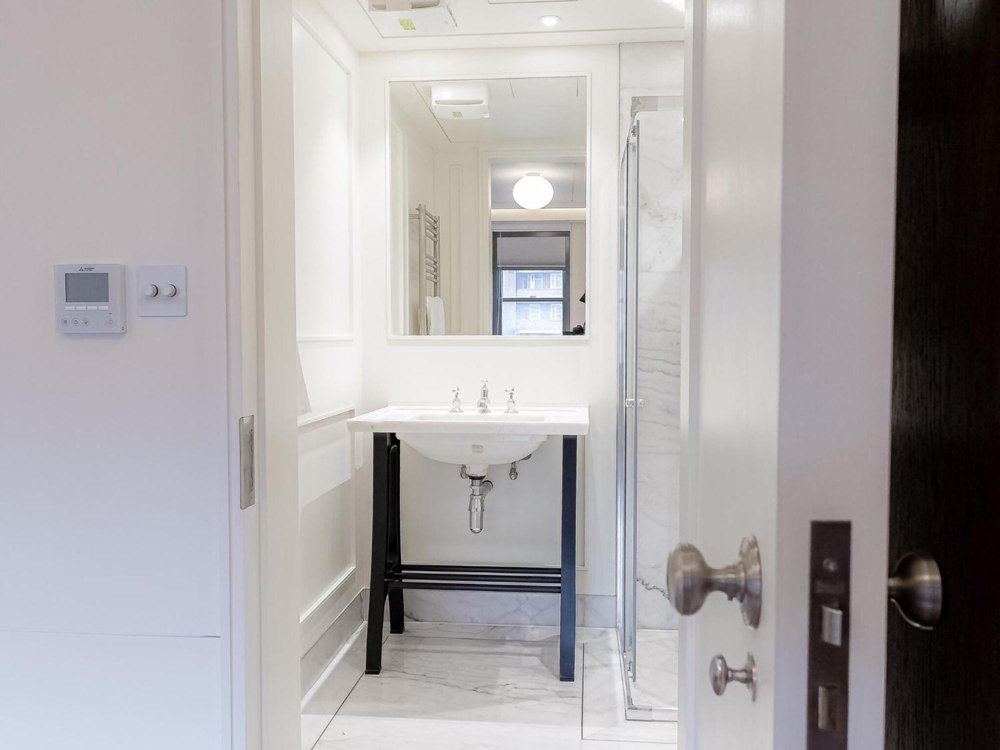 Modern Deluxe Five Bedroom House Near Chalk Farm Station By Belvilla Лондон Екстер'єр фото