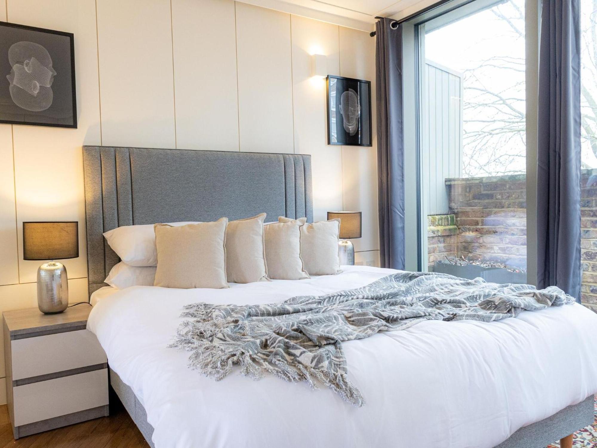 Modern Deluxe Five Bedroom House Near Chalk Farm Station By Belvilla Лондон Екстер'єр фото